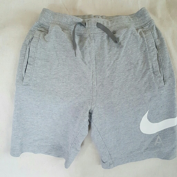 boys nike fleece shorts